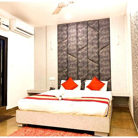 Grg Pardesi Hotel Haridwar Bagian luar foto