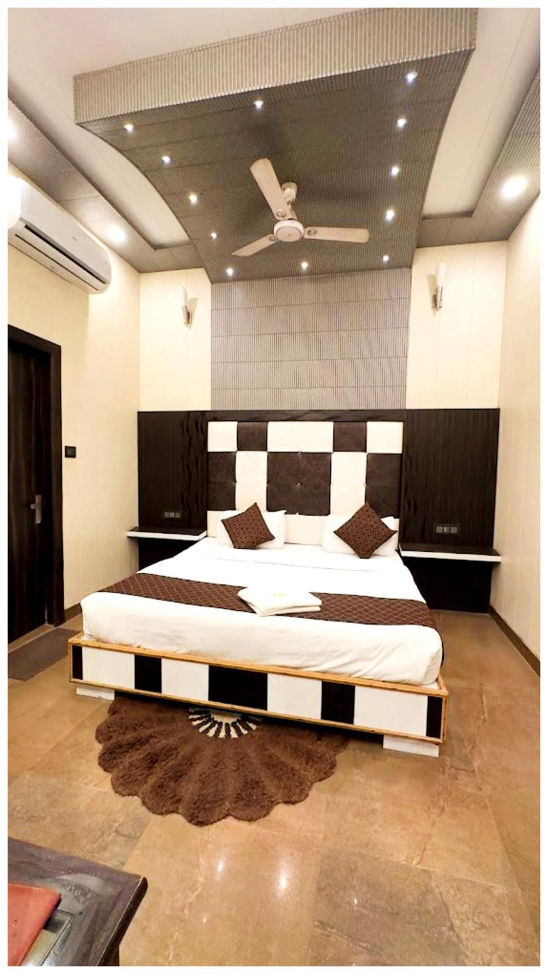 Grg Pardesi Hotel Haridwar Bagian luar foto