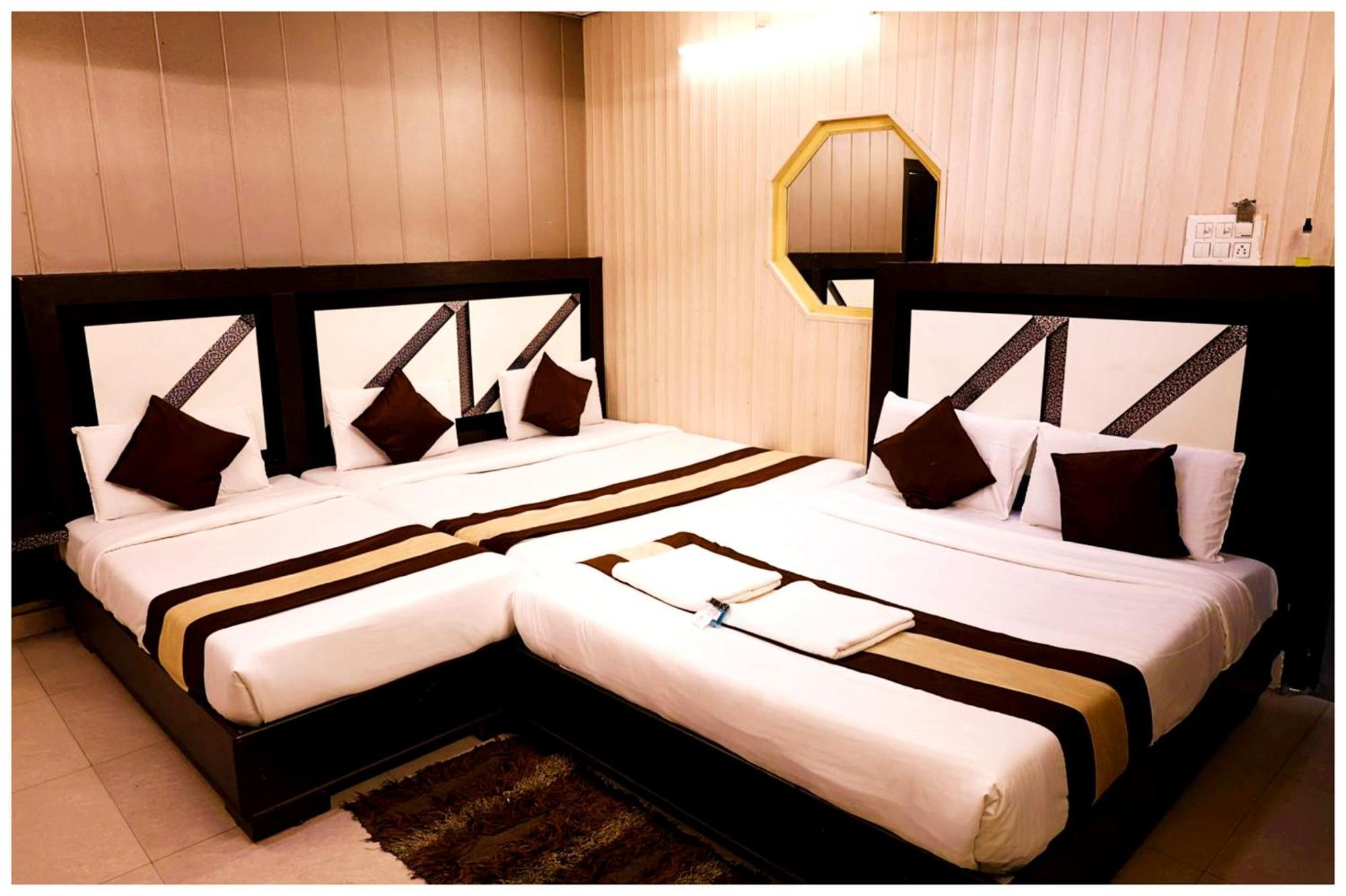 Grg Pardesi Hotel Haridwar Bagian luar foto