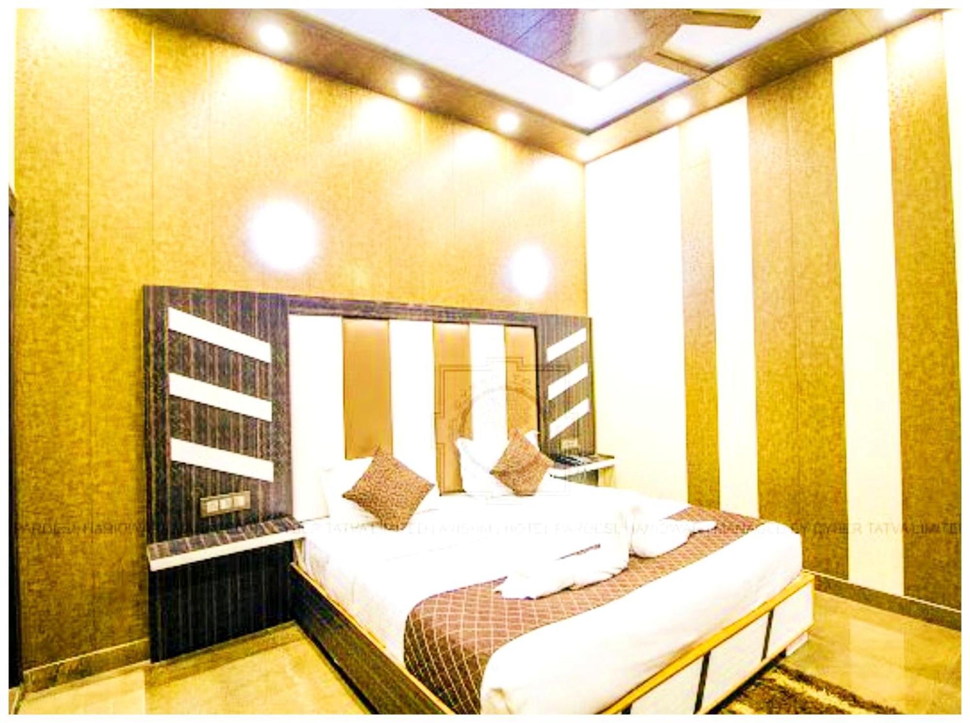 Grg Pardesi Hotel Haridwar Bagian luar foto