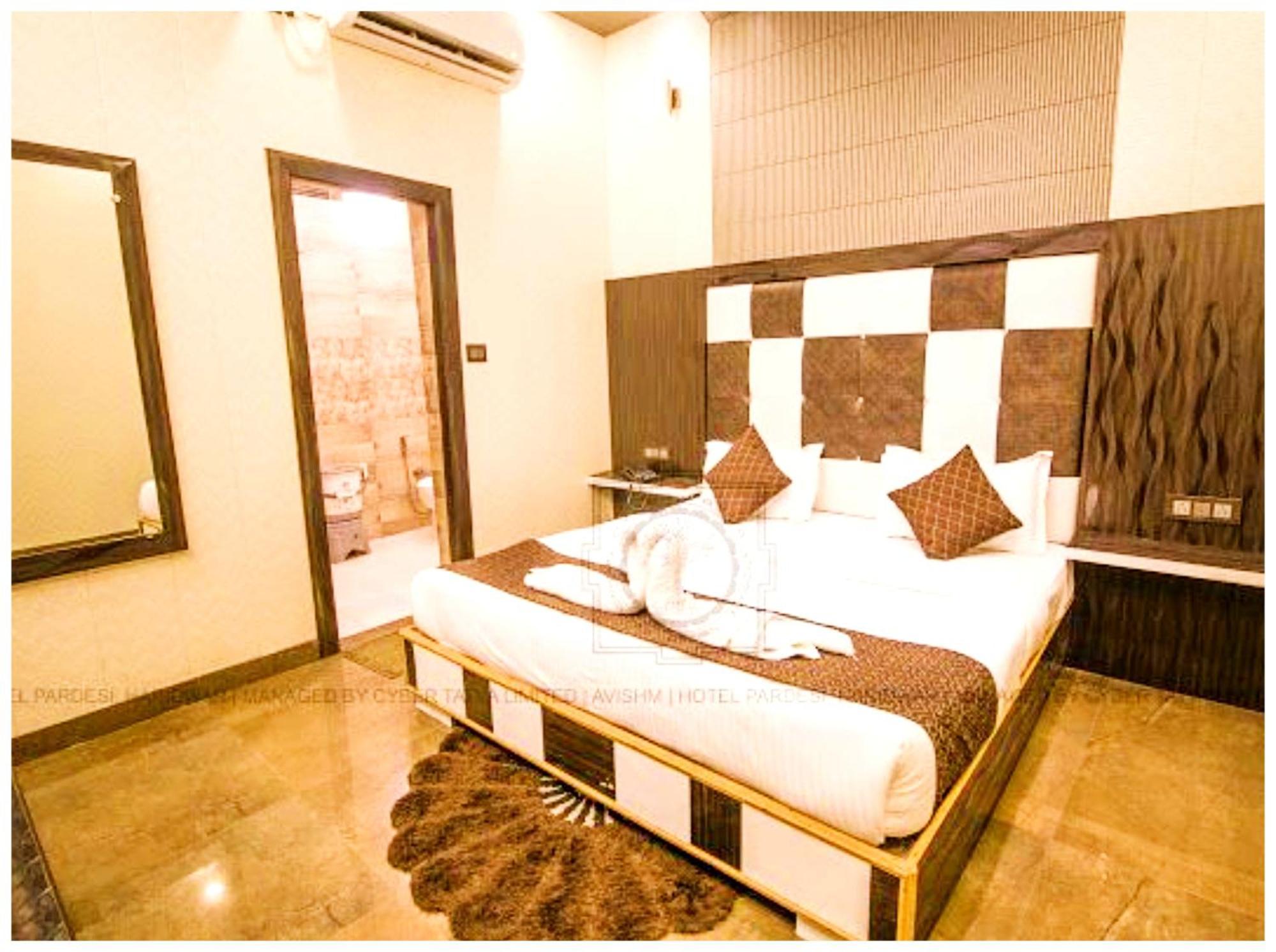 Grg Pardesi Hotel Haridwar Bagian luar foto