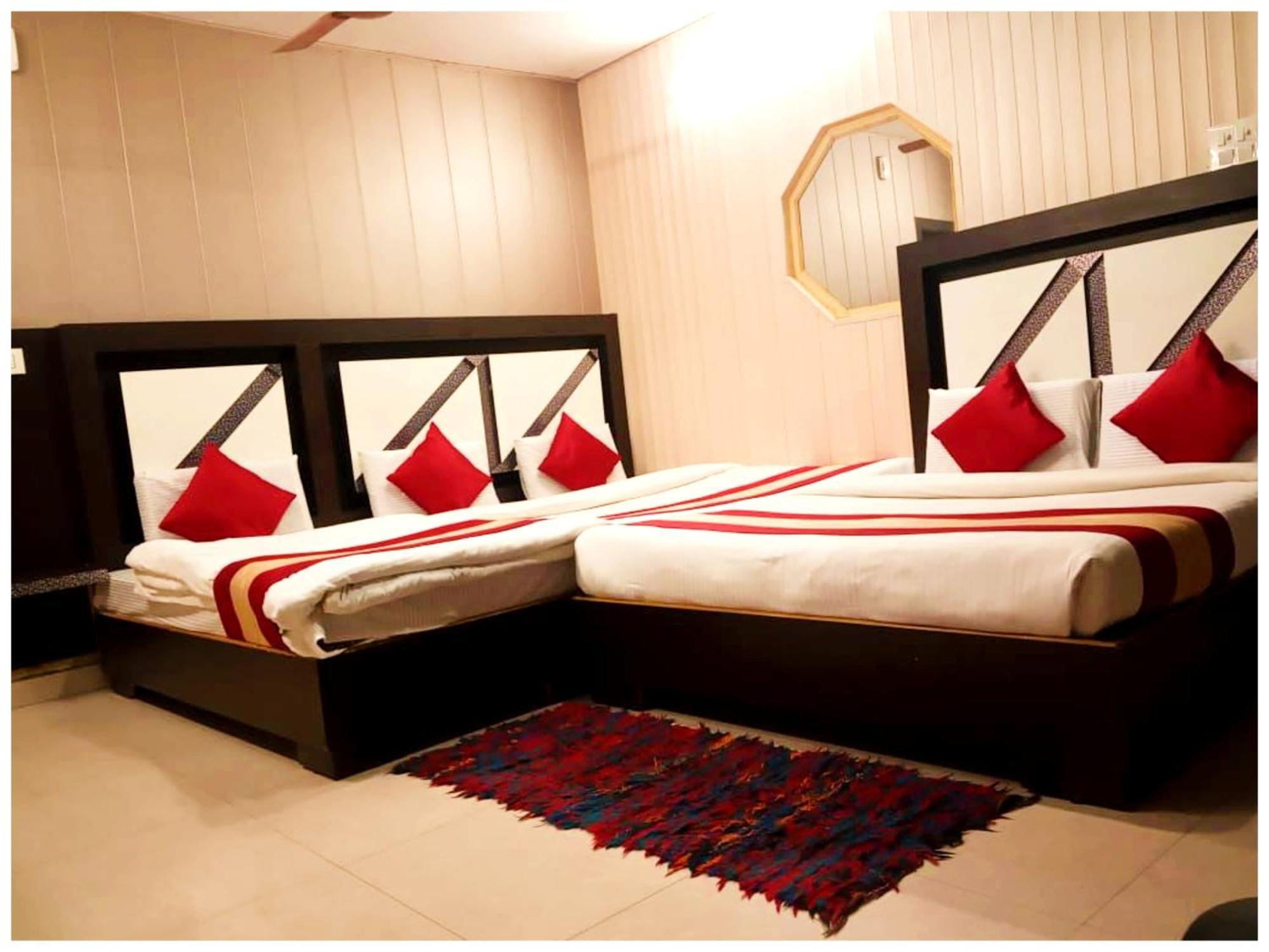 Grg Pardesi Hotel Haridwar Bagian luar foto