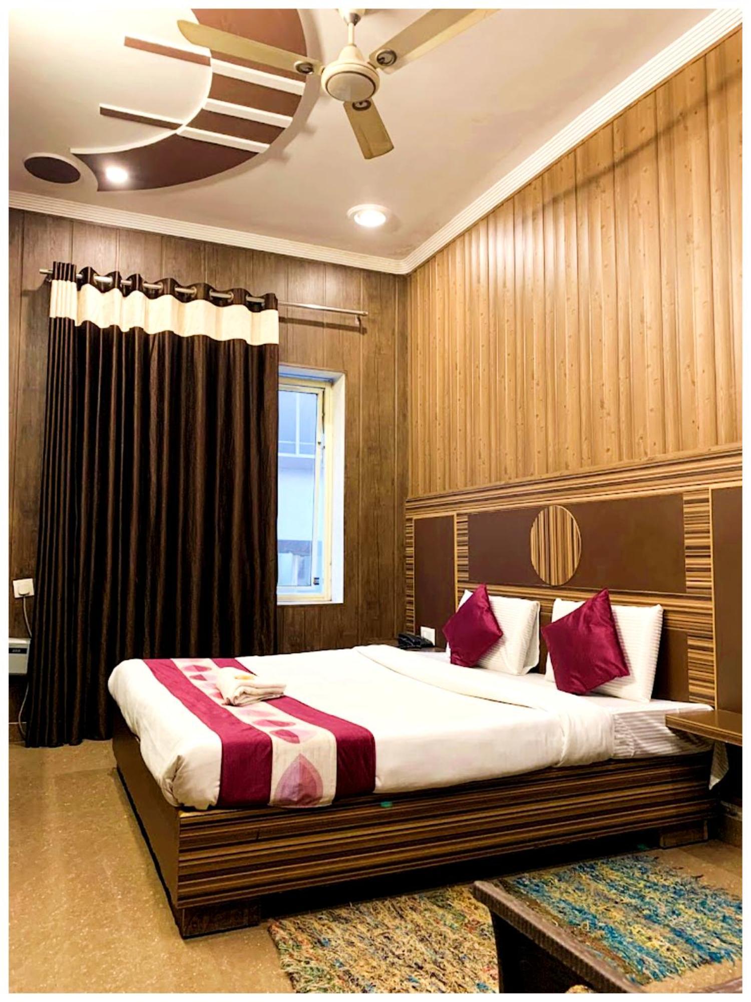 Grg Pardesi Hotel Haridwar Bagian luar foto