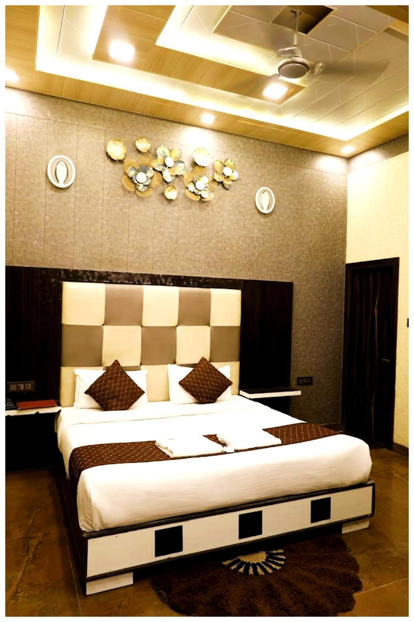 Grg Pardesi Hotel Haridwar Bagian luar foto