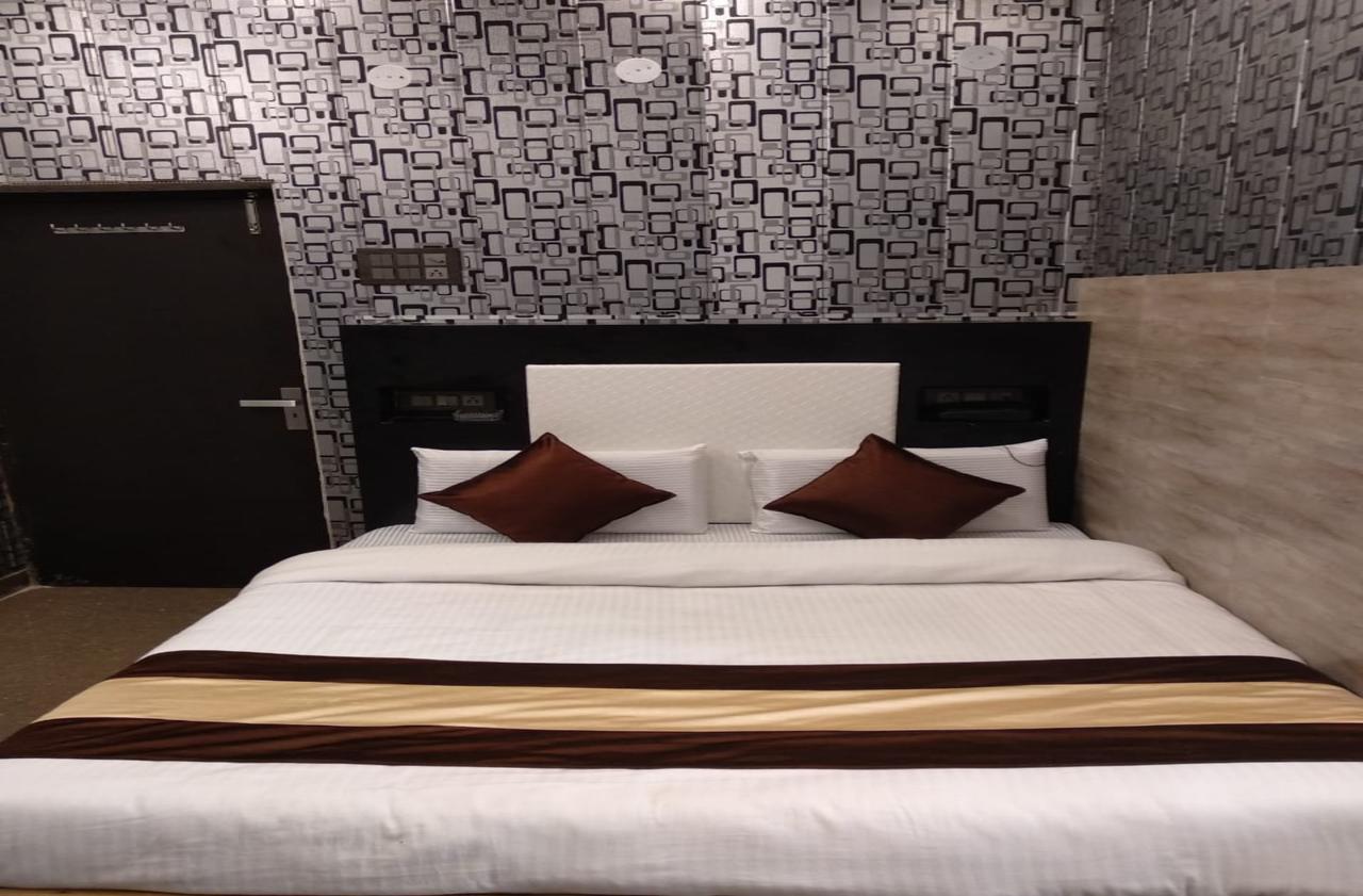 Grg Pardesi Hotel Haridwar Bagian luar foto