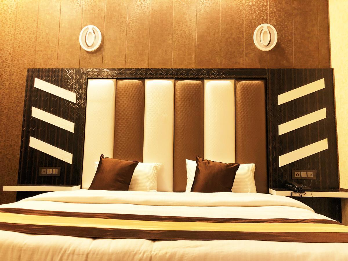 Grg Pardesi Hotel Haridwar Bagian luar foto