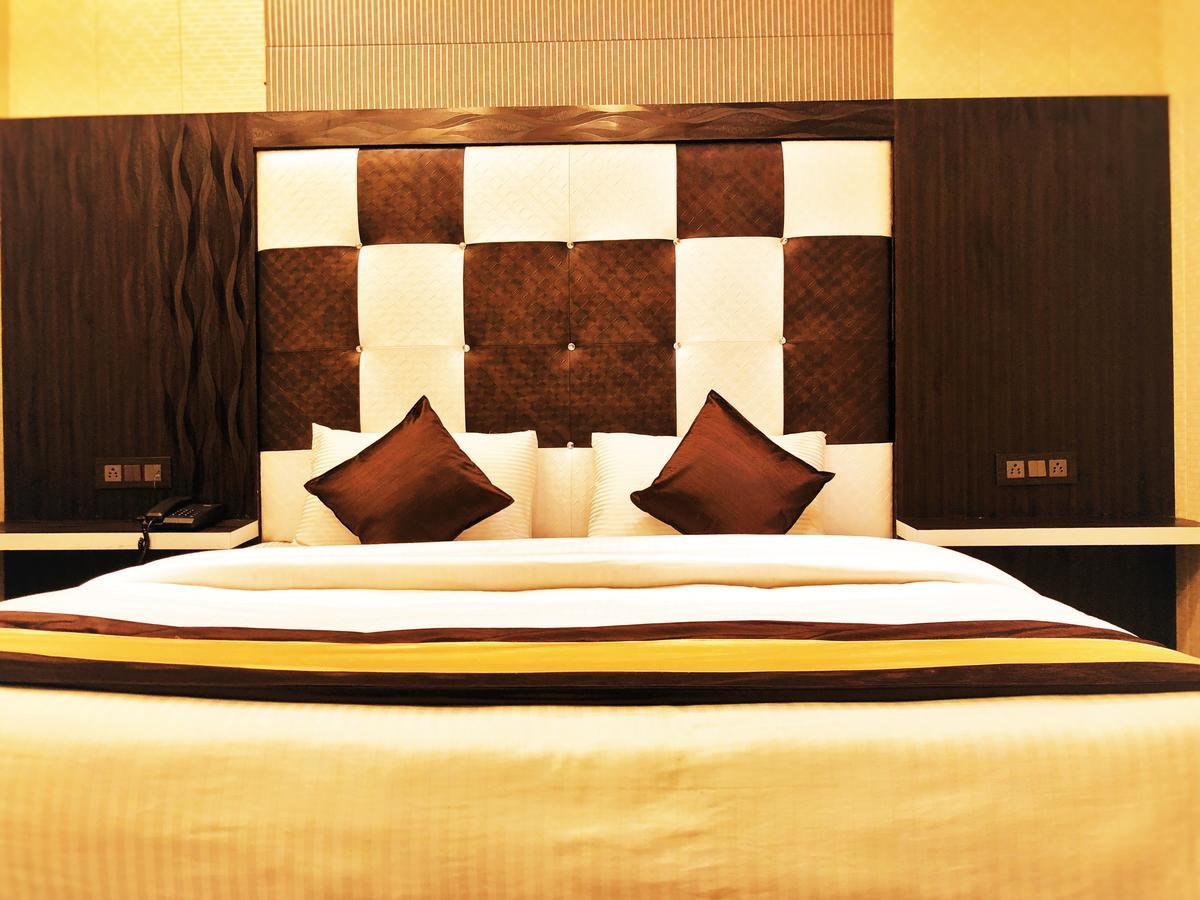 Grg Pardesi Hotel Haridwar Bagian luar foto