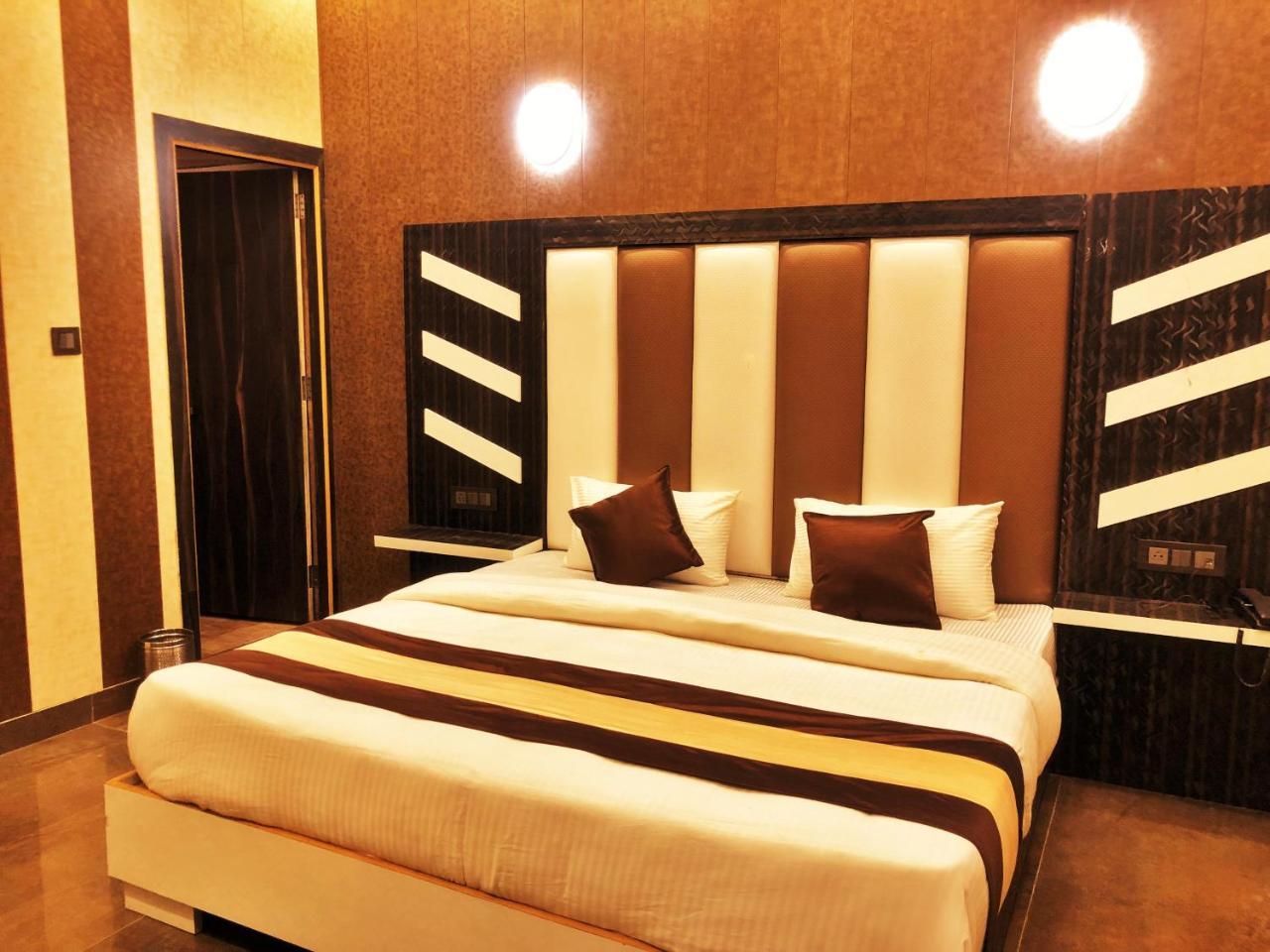 Grg Pardesi Hotel Haridwar Bagian luar foto
