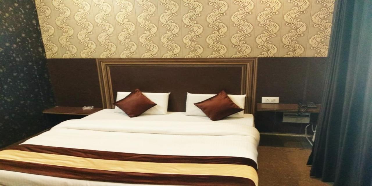 Grg Pardesi Hotel Haridwar Bagian luar foto