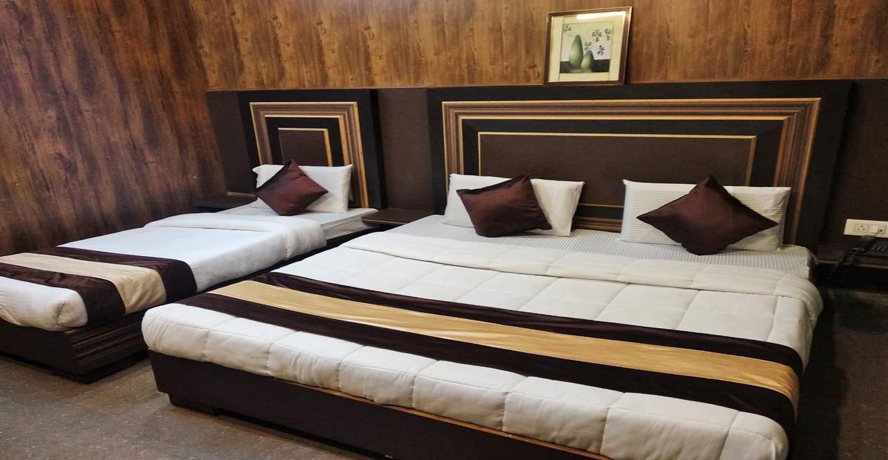 Grg Pardesi Hotel Haridwar Bagian luar foto