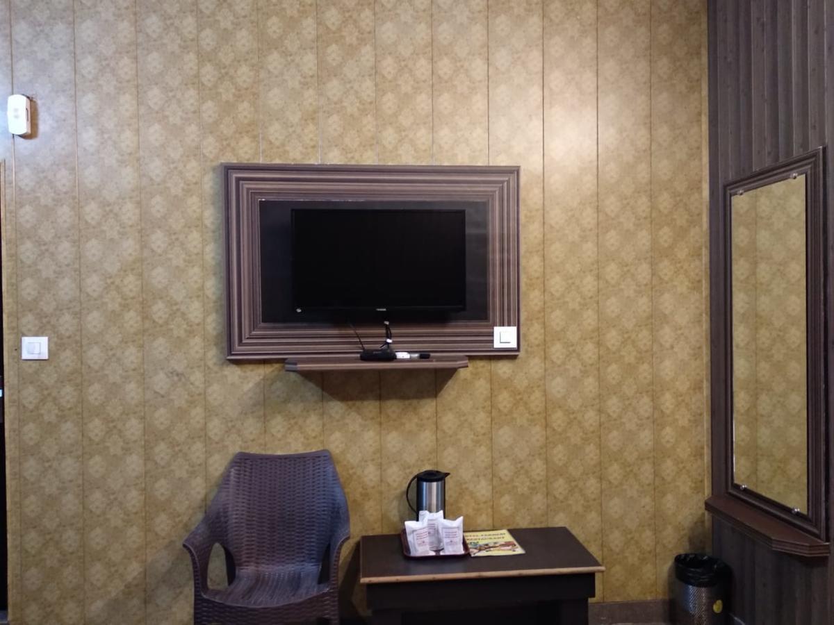 Grg Pardesi Hotel Haridwar Bagian luar foto