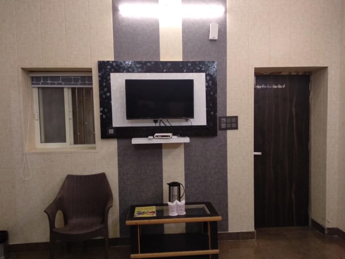 Grg Pardesi Hotel Haridwar Bagian luar foto