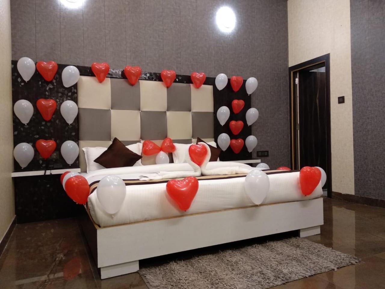 Grg Pardesi Hotel Haridwar Bagian luar foto