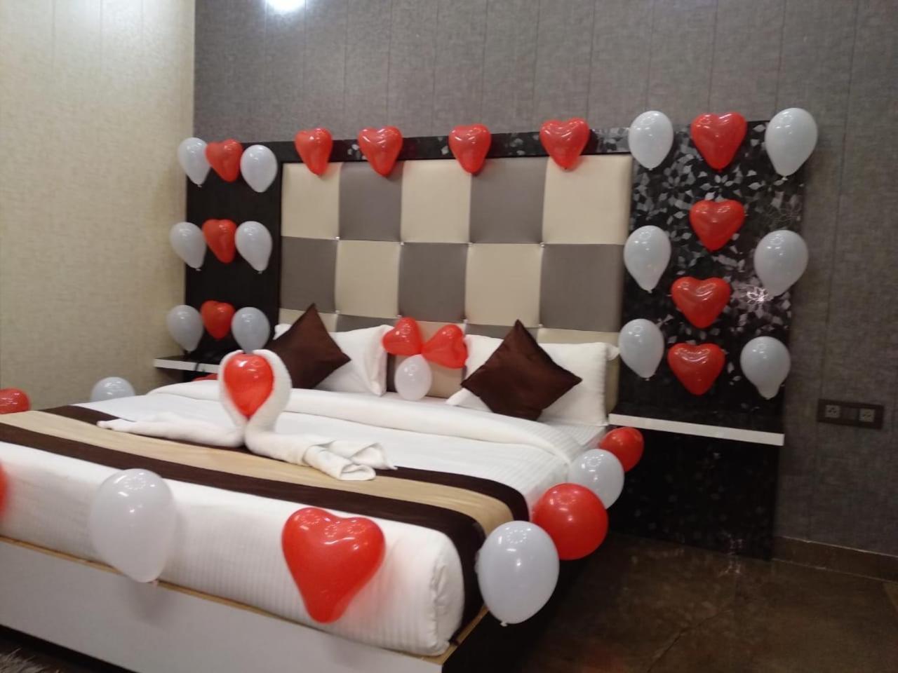 Grg Pardesi Hotel Haridwar Bagian luar foto