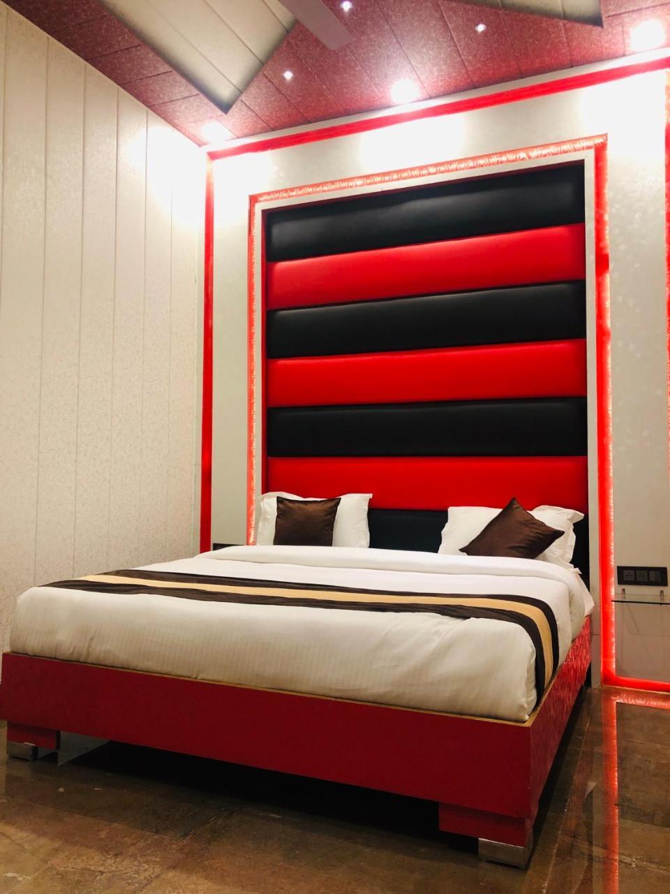 Grg Pardesi Hotel Haridwar Bagian luar foto