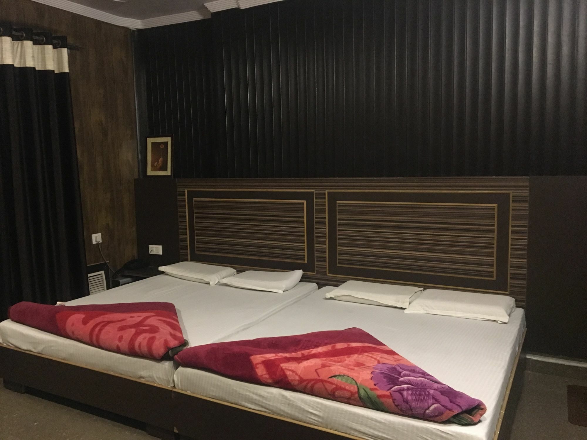 Grg Pardesi Hotel Haridwar Bagian luar foto