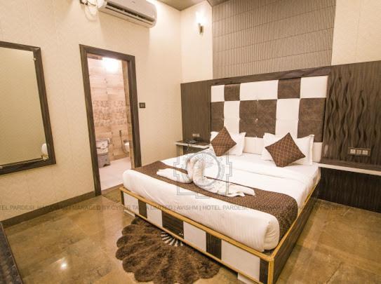 Grg Pardesi Hotel Haridwar Bagian luar foto